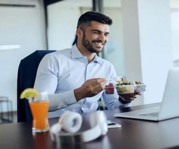 Essential Morning Eating Habits for Office Goers