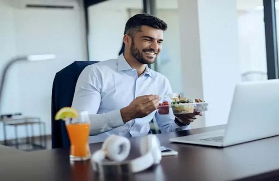 Essential Morning Eating Habits for Office Goers