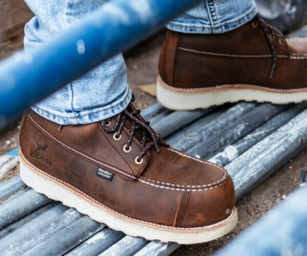 Exploring Workplace Comfort: The Top Picks for Lightweight Work Boots in 2024