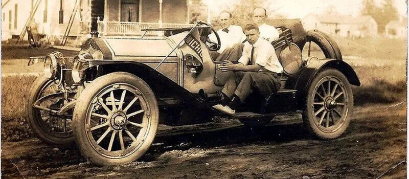 Exploring 1920s Men’s Fashion: A Journey Through Time