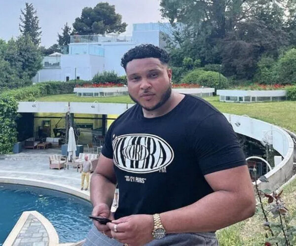 Best Fitting T-Shirts for Dad Bods: Stylish Picks for 2024