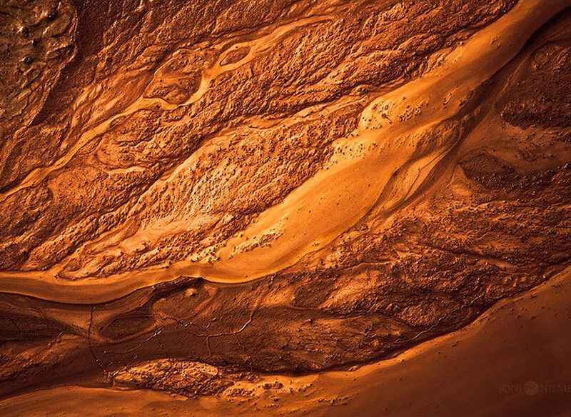 Transformative Exploration: The “Gold and Silver” Series by Joni Niemelä