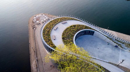 Exploring the La Confluence Building